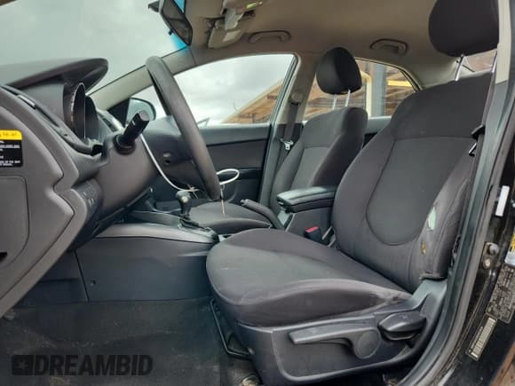 ✅ 2013 Kia Forte EX • VIN: KNAFU4A29D5651428 • Lot: 84392625. Wystawiony na Copart z przebiegiem 202 297 mil. Bezpłatny archiwum sprzedaży aukcyjnych z USA i szczegółowy raport historii pojazdu na DreamBid. Zdjęcie 7.