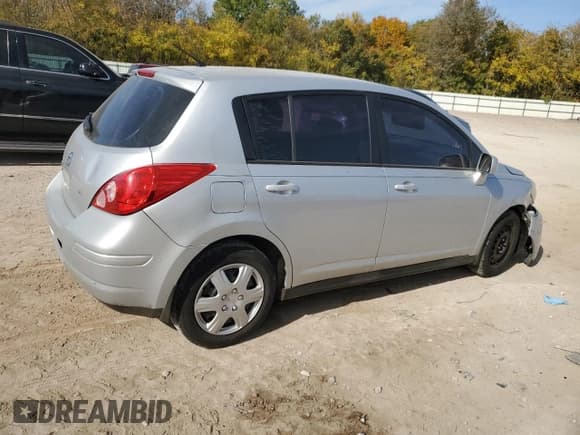 ✅ 2011 Nissan Versa S • VIN: 3N1BC1CP3BL371211 • Lot: 91676975. Listed on Copart with 147,692 mi. Free auction sales archive from the USA and detailed vehicle history report at DreamBid. Image 3.
