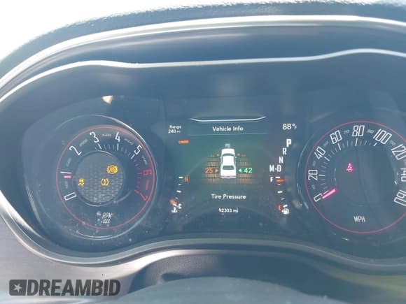 ✅ 2017 Dodge Challenger R/T Plus • VIN: 2C3CDZBT8HH600032 • Lot: 42173591. Listed on IAAI with 92,303 mi. Free auction sales archive from the USA and detailed vehicle history report at DreamBid. Image 7.