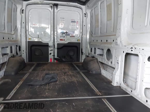 ✅ 2016 Ford Transit Cargo • VIN: 1FTYR2CG7GKA81977 • Lot: 42544746. Listed on IAAI with 199,322 mi. Free auction sales archive from the USA and detailed vehicle history report at DreamBid. Image 8.