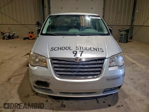✅ 2008 Chrysler Town & Country LX • VIN: 2A8HR44H78R137124 • Lot: 93772055. Wystawiony na Copart z przebiegiem 173 752 mil. Bezpłatny archiwum sprzedaży aukcyjnych z USA i szczegółowy raport historii pojazdu na DreamBid. Zdjęcie 5.