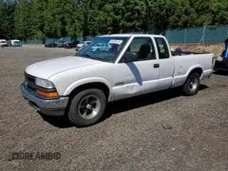 ✅ 2003 Chevrolet S-10 • VIN: 1GCCS19H438268951 • Лот: 63489615. Опубликован ранее на Copart с пробегом Не указан. Бесплатный доступ к архиву аукционных продаж из США и подробный отчёт об истории автомобиля на DreamBid. Изображение 1.