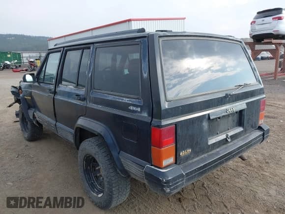 ✅ 1996 Jeep Cherokee • VIN: 1J4FN78S7TL227287 • Lot: 43197103. Wystawiony na IAAI z przebiegiem 405 567 mil. Bezpłatny archiwum sprzedaży aukcyjnych z USA i szczegółowy raport historii pojazdu na DreamBid. Zdjęcie 3.