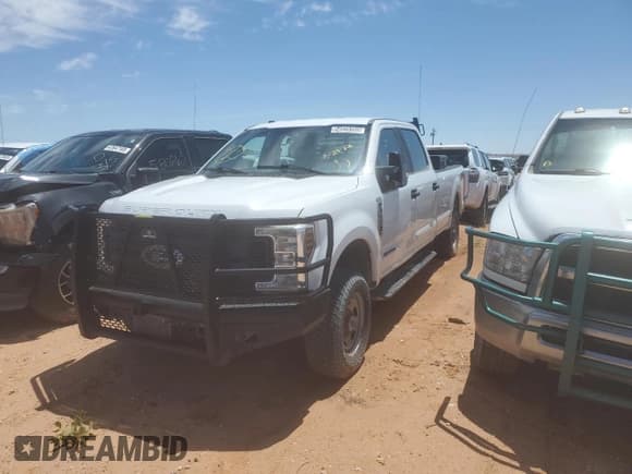✅ 2018 Ford F-350 XL • VIN: 1FT8W3BT5JEB89050 • Лот: 54020355. Опубликован ранее на Copart с пробегом 150 621 миль. Бесплатный доступ к архиву аукционных продаж из США и подробный отчёт об истории автомобиля на DreamBid. Изображение 1.