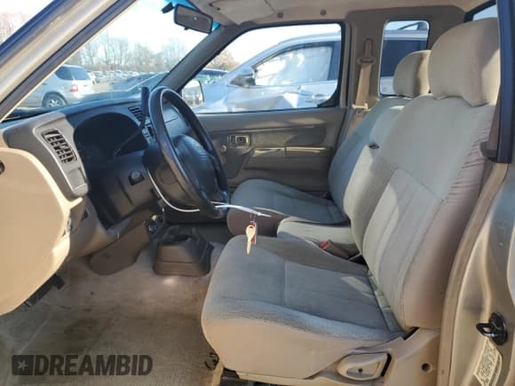 ✅ 2000 Nissan Frontier XE • VIN: 1N6DD26S4YC340673 • Lot: 92228425. Wystawiony na Copart z przebiegiem 113 656 mil. Bezpłatny archiwum sprzedaży aukcyjnych z USA i szczegółowy raport historii pojazdu na DreamBid. Zdjęcie 7.