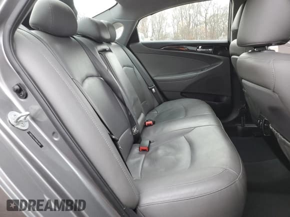 ✅ 2013 Hyundai Sonata Limited • VIN: 5NPEC4ACXDH623552 • Lot: 92933695. Listed on Copart with 100,459 mi. Free auction sales archive from the USA and detailed vehicle history report at DreamBid. Image 10.