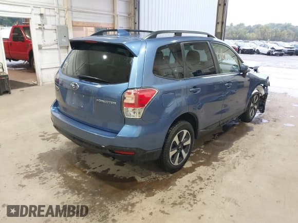 ✅ 2018 Subaru Forester Premium • VIN: JF2SJAEC2JH570049 • Lot: 43380044. Wystawiony na IAAI z przebiegiem 62 373 mil. Bezpłatny archiwum sprzedaży aukcyjnych z USA i szczegółowy raport historii pojazdu na DreamBid. Zdjęcie 4.