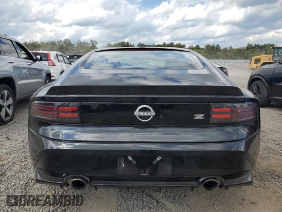 ✅ 2024 Nissan Z Performance • VIN: JN1BZ4BH0RM361682 • Lot: 71400615. Wystawiony na Copart z przebiegiem 4 100 mil. Bezpłatny archiwum sprzedaży aukcyjnych z USA i szczegółowy raport historii pojazdu na DreamBid. Zdjęcie 6.