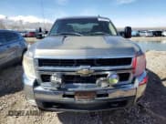 ✅ 2007 Chevrolet Silverado 2500HD 2LT • VIN: 1GCHK23K77F527420 • Lot: 48525815. Wystawiony na Copart z przebiegiem 253 826 mil. Bezpłatny archiwum sprzedaży aukcyjnych z USA i szczegółowy raport historii pojazdu na DreamBid. Zdjęcie 5.