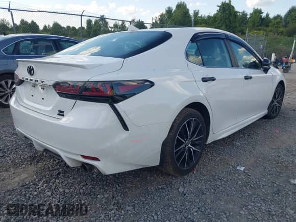 2021 Toyota Camry SE with VIN 4T1T11BK7MU024885, listed as a IAAI auction lot 43113875 with 62,020 mi miles and . Bid and sale history available at DreamBid. Image 4.