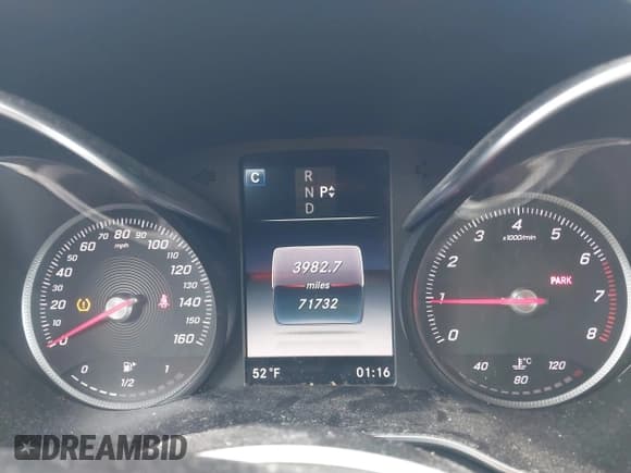 ✅ 2017 Mercedes-Benz C 300 • VIN: 55SWF4KB7HU190308 • Lot: 41138140. Wystawiony na IAAI z przebiegiem 71 732 mil. Bezpłatny archiwum sprzedaży aukcyjnych z USA i szczegółowy raport historii pojazdu na DreamBid. Zdjęcie 7.