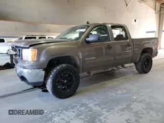✅ 2013 GMC Sierra 1500 SLE • VIN: 3GTP2VE73DG348422 • Лот: 84537115. Опубликован ранее на Copart с пробегом 92 809 миль. Бесплатный доступ к архиву аукционных продаж из США и подробный отчёт об истории автомобиля на DreamBid. Изображение 1.