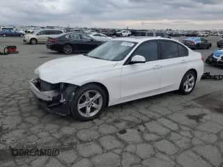 2014 BMW 3 Series 328i с VIN WBA3A5G5XENP29445, выставлен на аукционе Copart как лот 81876325 с пробегом 44 139 миль миль и Списание • Salvage title. История ставок и продаж доступна на DreamBid. Изображение 1.
