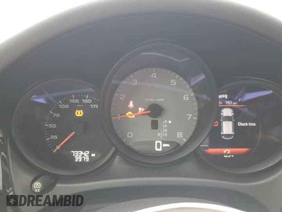 ✅ 2017 Porsche Macan S • VIN: WP1AB2A59HLB11546 • Лот: 86598135. Опубликован ранее на Copart с пробегом 73 342 миль. Бесплатный доступ к архиву аукционных продаж из США и подробный отчёт об истории автомобиля на DreamBid. Изображение 9.