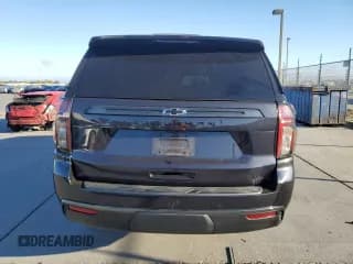 ✅ 2022 Chevrolet Suburban Z71 • VIN: 1GNSKDKD9NR215834 • Lot: 72825154. Wystawiony na Copart z przebiegiem 26 503 mil. Bezpłatny archiwum sprzedaży aukcyjnych z USA i szczegółowy raport historii pojazdu na DreamBid. Zdjęcie 6.