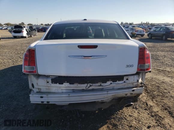 ✅ 2011 Chrysler 300 Limited • VIN: 2C3CA5CG7BH560634 • Lot: 87052885. Wystawiony na Copart z przebiegiem 113 348 mil. Bezpłatny archiwum sprzedaży aukcyjnych z USA i szczegółowy raport historii pojazdu na DreamBid. Zdjęcie 6.