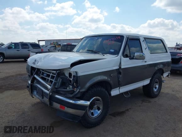 ✅ 1995 Ford Bronco Eddie Bauer • VIN: 1FMEU15N9SLB77132 • Лот: 43497559. Опубликован ранее на IAAI с пробегом 187 339 миль. Бесплатный доступ к архиву аукционных продаж из США и подробный отчёт об истории автомобиля на DreamBid. Изображение 2.