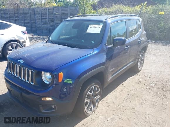 ✅ 2017 Jeep Renegade Latitude • VIN: ZACCJBBB1HPF76433 • Lot: 42958224. Listed on IAAI with 29,894 mi. Free auction sales archive from the USA and detailed vehicle history report at DreamBid. Image 2.