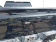 ✅ 2019 Chevrolet Silverado 1500 LT Trail Boss • VIN: 3GCPYFED4KG297004 • Lot: 42984504. Wystawiony na IAAI z przebiegiem 136 915 mil. Bezpłatny archiwum sprzedaży aukcyjnych z USA i szczegółowy raport historii pojazdu na DreamBid. Zdjęcie 6.