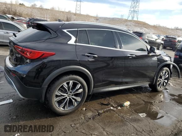 ✅ 2018 Infiniti QX30 Luxury • VIN: SJKCH5CR5JA041391 • Lot: 44761265. Listed on Copart with 71,583 mi. Free auction sales archive from the USA and detailed vehicle history report at DreamBid. Image 3.
