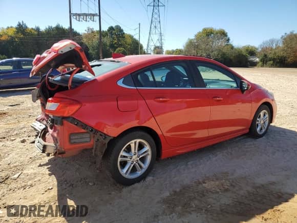 2017 Chevrolet Cruze LT z VIN 1G1BE5SM6H7233500, wystawiony jako Copart lot #89615415 z przebiegiem 92 228 mil mil oraz Szkoda całkowita • Salvage title. Historia ofert i sprzedaży dostępna na DreamBid. Obrazek 3.