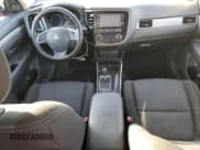 ✅ 2018 Mitsubishi Outlander ES • VIN: JA4AZ3A35JZ056916 • Lot: 91892615. Wystawiony na Copart z przebiegiem 150 223 mil. Bezpłatny archiwum sprzedaży aukcyjnych z USA i szczegółowy raport historii pojazdu na DreamBid. Zdjęcie 8.