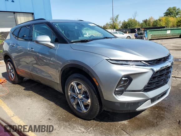 ✅ 2024 Chevrolet Blazer LT • VIN: 3GNKBCR40RS255898 • Lot: 80480825. Listed on Copart with 5,953 mi. Free auction sales archive from the USA and detailed vehicle history report at DreamBid. Image 4.