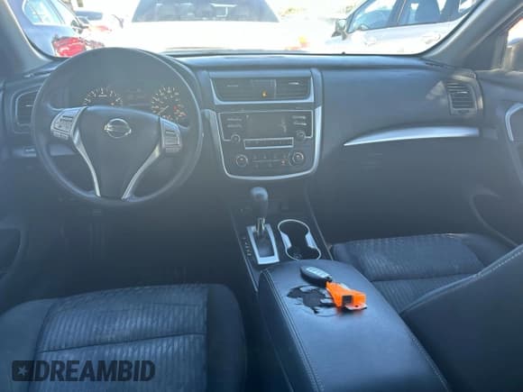 ✅ 2017 Nissan Altima S • VIN: 1N4AL3AP4HN348333 • Лот: 92743225. Опубликован ранее на Copart с пробегом 192 100 миль. Бесплатный доступ к архиву аукционных продаж из США и подробный отчёт об истории автомобиля на DreamBid. Изображение 9.