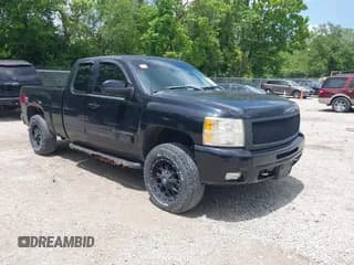 ✅ 2010 Chevrolet Silverado 1500 LT • VIN: 1GCSKSE38AZ281530 • Lot: 42364807. Listed on IAAI with 166,006 mi. Free auction sales archive from the USA and detailed vehicle history report at DreamBid. Image 1.