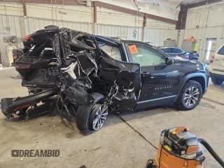 ✅ 2026 Chevrolet Equinox AWD LT • VIN: 3GNAXPEG1TL227839 • Lot: 86156215. Wystawiony na Copart z przebiegiem Nie podano. Bezpłatny archiwum sprzedaży aukcyjnych z USA i szczegółowy raport historii pojazdu na DreamBid. Zdjęcie 3.