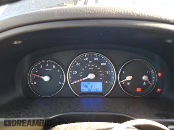 ✅ 2012 Hyundai Santa Fe Limited • VIN: 5XYZKDAGXCG157182 • Lot: 68005994. Listed on Copart with 66,436 mi. Free auction sales archive from the USA and detailed vehicle history report at DreamBid. Image 9.