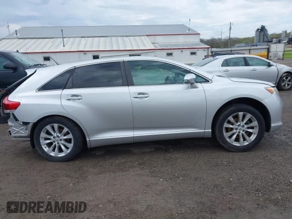 ✅ 2013 Toyota Venza LE • VIN: 4T3ZA3BB4DU077069 • Lot: 42103701. Listed on IAAI with 119,947 mi. Free auction sales archive from the USA and detailed vehicle history report at DreamBid. Image 13.