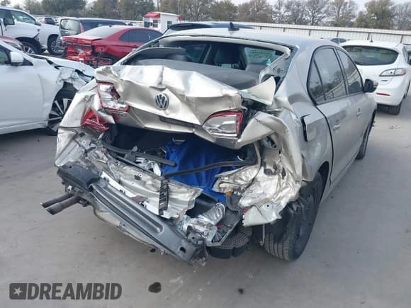 ✅ 2014 Volkswagen Jetta SE • VIN: 3VWD17AJ7EM307200 • Lot: 43751598. Listed on IAAI with 170,748 mi. Free auction sales archive from the USA and detailed vehicle history report at DreamBid. Image 4.