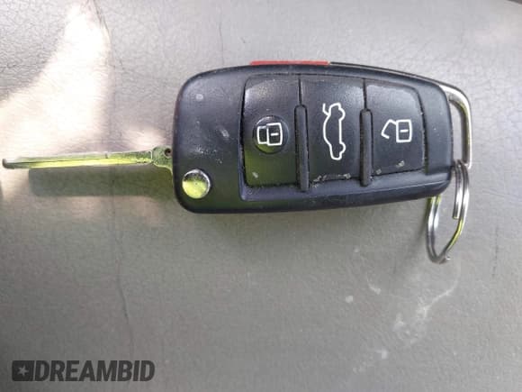 ✅ 2006 Audi A3 Premium • VIN: WAUNF78PX6A020772 • Lot: 42886444. Listed on IAAI with 176,193 mi. Free auction sales archive from the USA and detailed vehicle history report at DreamBid. Image 11.