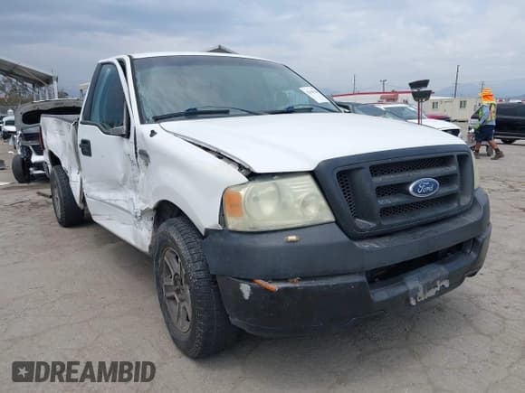 ✅ 2005 Ford F-150 XL • VIN: 1FTRF12WX5NB13462 • Лот: 42415840. Опубликован ранее на IAAI с пробегом 216 932 миль. Бесплатный доступ к архиву аукционных продаж из США и подробный отчёт об истории автомобиля на DreamBid. Изображение 1.