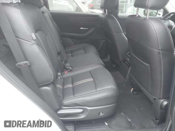 ✅ 2024 Mazda CX-90 Select • VIN: JM3KKAHD5R1147302 • Лот: 42847952. Опубликован ранее на IAAI с пробегом 19 700 миль. Бесплатный доступ к архиву аукционных продаж из США и подробный отчёт об истории автомобиля на DreamBid. Изображение 8.