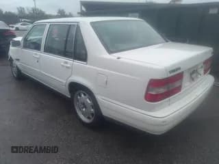 ✅ 1997 Volvo 960 • VIN: YV1KS9607V1104348 • Lot: 32999531. Wystawiony na IAAI z przebiegiem 161 285 mil. Bezpłatny archiwum sprzedaży aukcyjnych z USA i szczegółowy raport historii pojazdu na DreamBid. Zdjęcie 3.