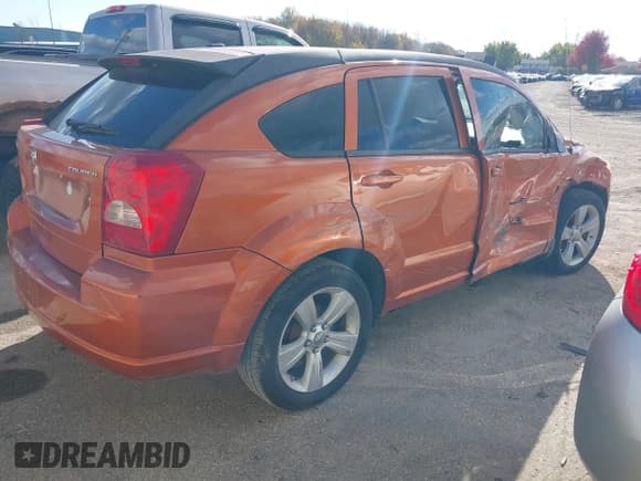 ✅ 2011 Dodge Caliber Mainstreet • VIN: 1B3CB3HA6BD121246 • Lot: 43602283. Wystawiony na IAAI z przebiegiem 183 423 mil. Bezpłatny archiwum sprzedaży aukcyjnych z USA i szczegółowy raport historii pojazdu na DreamBid. Zdjęcie 4.