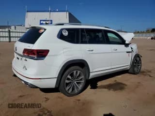 ✅ 2022 Volkswagen Atlas SEL Premium R-Line • VIN: 1V2FR2CAXNC519528 • Lot: 86601925. Wystawiony na Copart z przebiegiem 48 516 mil. Bezpłatny archiwum sprzedaży aukcyjnych z USA i szczegółowy raport historii pojazdu na DreamBid. Zdjęcie 3.