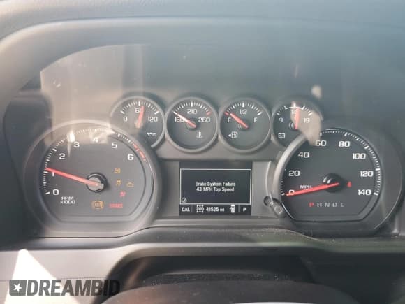 ✅ 2020 Chevrolet Silverado 1500 Custom Trail Boss • VIN: 1GCPYCEFXLZ361029 • Lot: 60386244. Wystawiony na Copart z przebiegiem 41 525 mil. Bezpłatny archiwum sprzedaży aukcyjnych z USA i szczegółowy raport historii pojazdu na DreamBid. Zdjęcie 9.