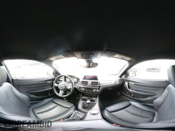 ✅ 2018 BMW M2 • VIN: WBS1J5C53J7B61761 • Lot: 42966283. Wystawiony na IAAI z przebiegiem 50 025 mil. Bezpłatny archiwum sprzedaży aukcyjnych z USA i szczegółowy raport historii pojazdu na DreamBid. Zdjęcie 18.