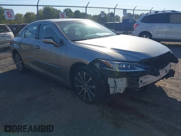 ✅ 2019 Lexus ES 350 • VIN: 58ABZ1B18KU009216 • Lot: 43327474. Listed on IAAI with 69,344 mi. Free auction sales archive from the USA and detailed vehicle history report at DreamBid. Image 1.