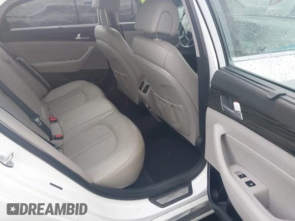 ✅ 2016 Hyundai Sonata Sport • VIN: 5NPE34AF8GH332675 • Lot: 43559315. Listed on IAAI with 98,493 mi. Free auction sales archive from the USA and detailed vehicle history report at DreamBid. Image 8.