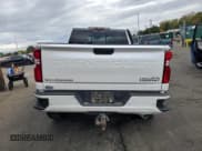 ✅ 2021 Chevrolet Silverado 2500HD High Country • VIN: 1GC4YREY3MF265561 • Лот: 91685955. Опубликован ранее на Copart с пробегом 67 494 миль. Бесплатный доступ к архиву аукционных продаж из США и подробный отчёт об истории автомобиля на DreamBid. Изображение 6.