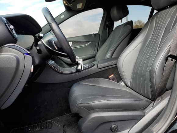 ✅ 2021 Mercedes-Benz E 350 • VIN: W1KZF8DB0MA916196 • Лот: 70874323. Опубликован ранее на Copart с пробегом 30 167 миль. Бесплатный доступ к архиву аукционных продаж из США и подробный отчёт об истории автомобиля на DreamBid. Изображение 7.