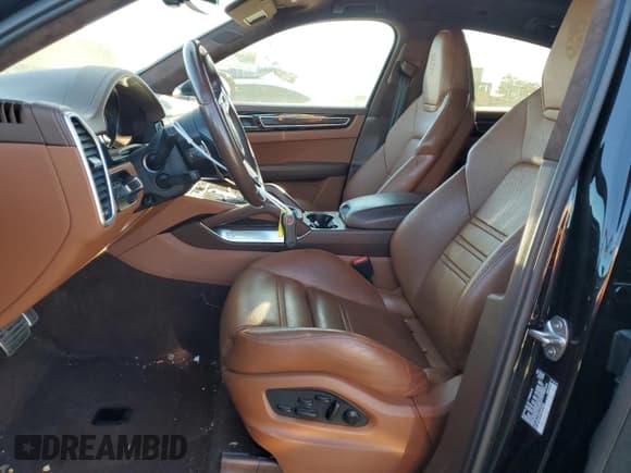 ✅ 2023 Porsche Cayenne Turbo S E-Hybrid • VIN: WP1BH2AYXPDA37060 • Lot: 87705655. Listed on Copart with 32,957 mi. Free auction sales archive from the USA and detailed vehicle history report at DreamBid. Image 7.