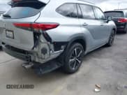 ✅ 2021 Toyota Highlander XSE • VIN: 5TDJZRAH1MS033062 • Lot: 43450522. Listed on IAAI with 39,606 mi. Free auction sales archive from the USA and detailed vehicle history report at DreamBid. Image 4.