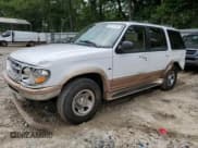 ✅ 1996 Ford Explorer XLT • VIN: 1FMDU32P1TZB95989 • Lot: 60714735. Wystawiony na Copart z przebiegiem 166 081 mil. Bezpłatny archiwum sprzedaży aukcyjnych z USA i szczegółowy raport historii pojazdu na DreamBid. Zdjęcie 1.