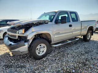 ✅ 2004 Chevrolet Silverado 2500HD LS • VIN: 1GCHK29U54E304416 • Lot: 84572925. Wystawiony na Copart z przebiegiem 88 735 mil. Bezpłatny archiwum sprzedaży aukcyjnych z USA i szczegółowy raport historii pojazdu na DreamBid. Zdjęcie 1.