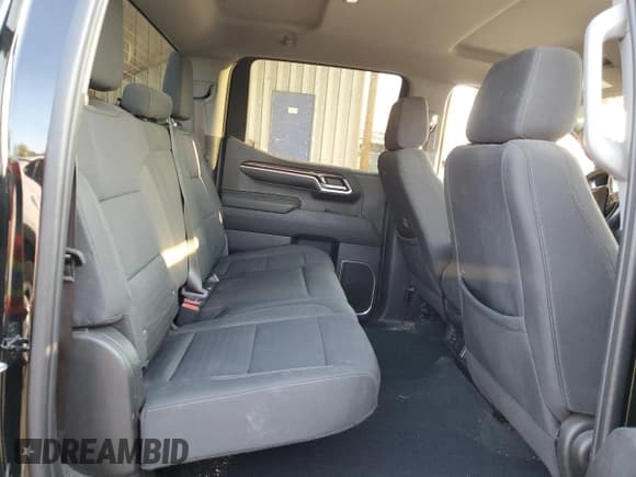 ✅ 2022 Chevrolet Silverado 1500 RST • VIN: 2GCUDEED2N1517956 • Lot: 69845685. Wystawiony na Copart z przebiegiem 49 594 mil. Bezpłatny archiwum sprzedaży aukcyjnych z USA i szczegółowy raport historii pojazdu na DreamBid. Zdjęcie 10.